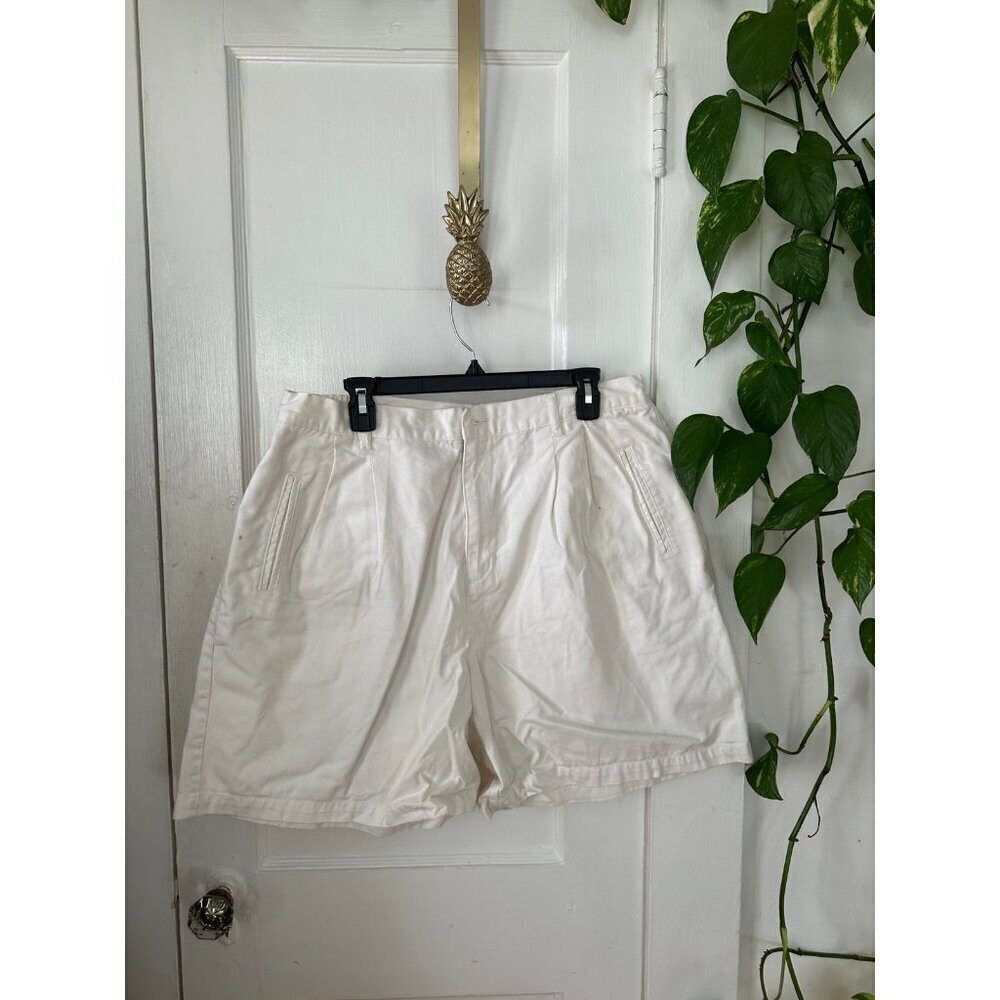 Jones New York sport women’s size 16 W white short shorts